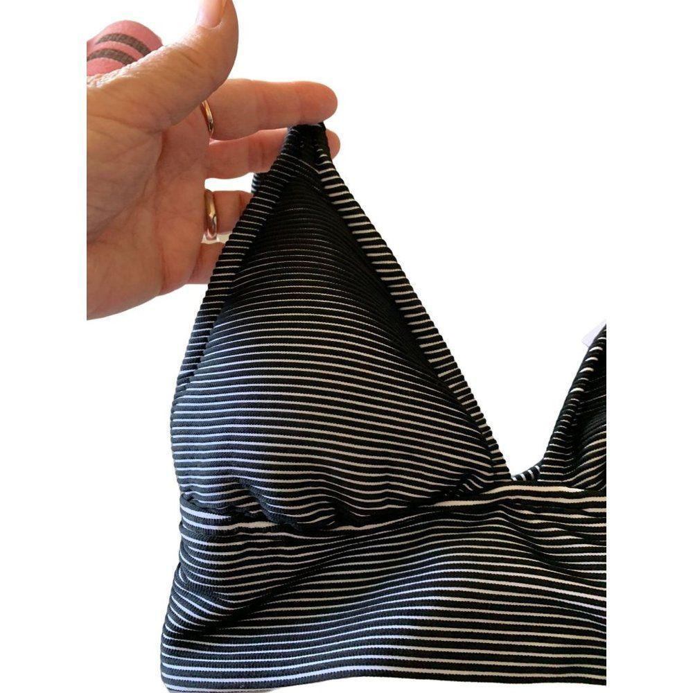 SHADE & Shore Swimsuit Bathing Suit Top Black & White Size S 4-6 NWT $23 - Picture 4 of 10